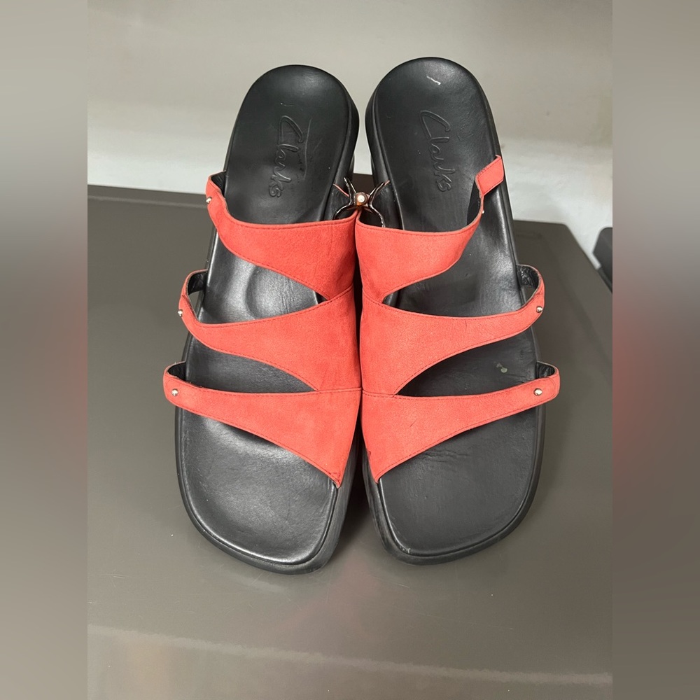 Clarks Sandal Slides Red 32458 vintage

Size: 11 M Clarks